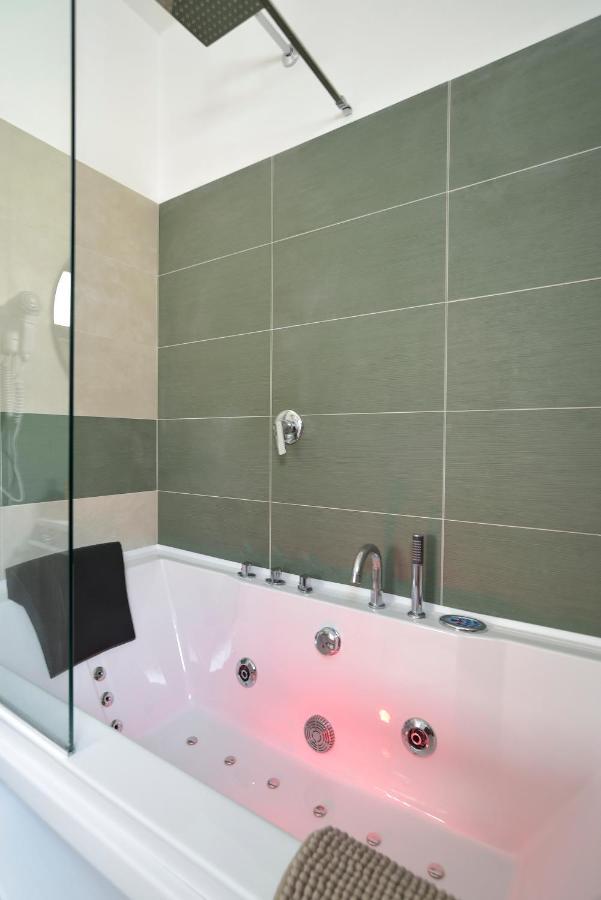 Holiday home Romantic Con Vasca Idromassaggio *